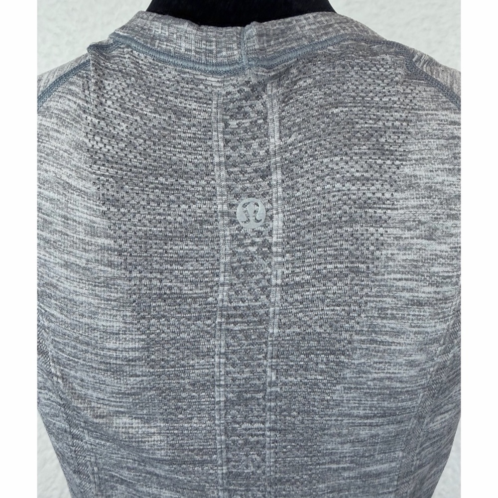 LULULEMON • Heather Gray Swiftly Tech Crewneck Short-Sleeve Athletic Shirt, 6 - Picture 10 of 15